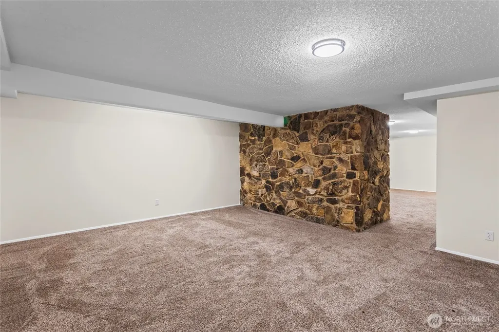 1 Beach Lane SW Lakewood WA 98498