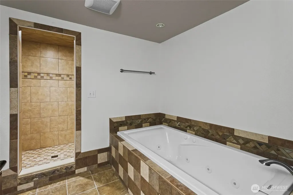 1 Beach Lane SW Lakewood WA 98498