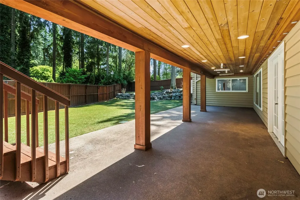 1 Beach Lane SW Lakewood WA 98498