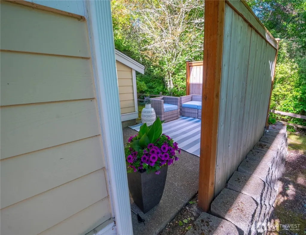 8350 NE 140th Street Kirkland WA 98034