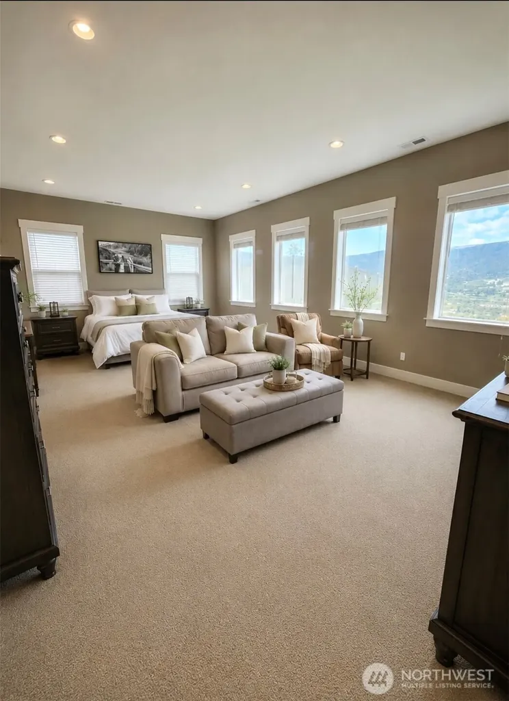 2858 SE Falcon View Drive East Wenatchee WA 98802