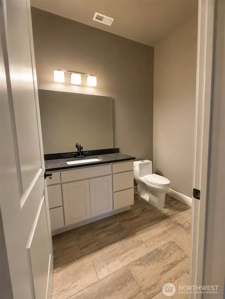 2858 SE Falcon View Drive East Wenatchee WA 98802