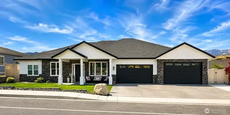 2858 SE Falcon View Drive East Wenatchee WA 98802