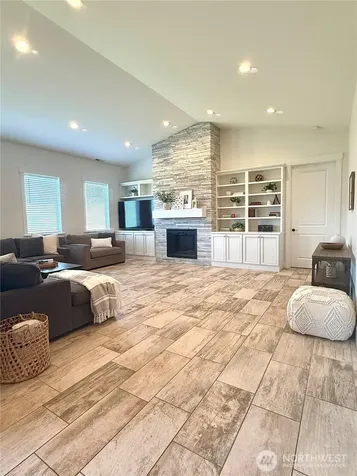 2858 SE Falcon View Drive East Wenatchee WA 98802