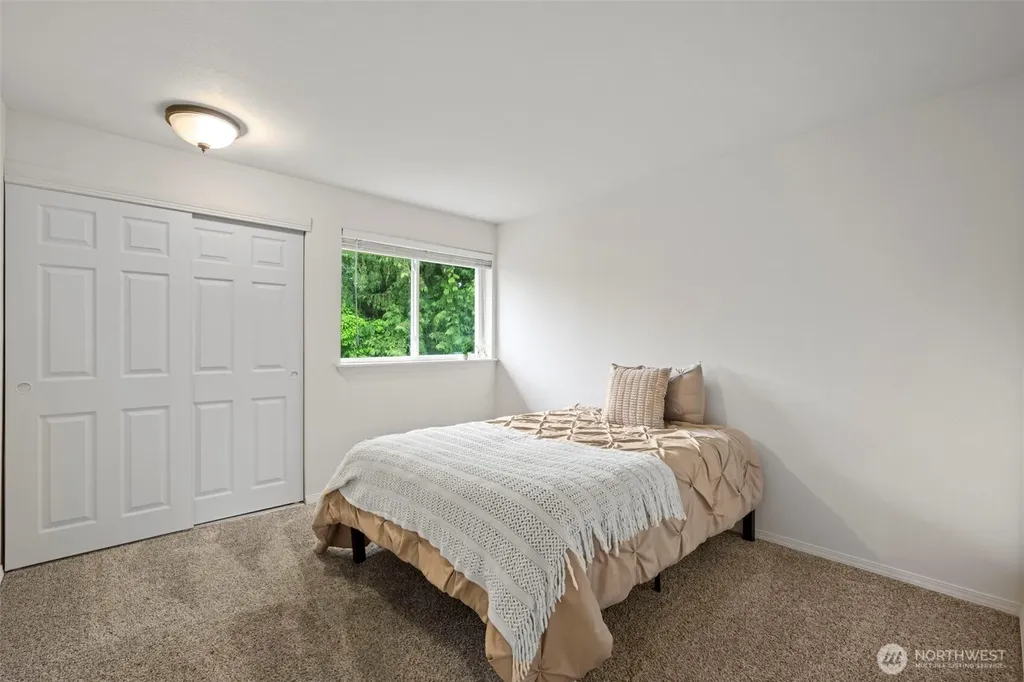 816 151st Place SW Lynnwood WA 98087