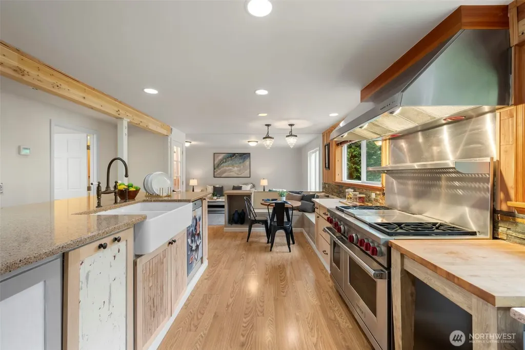 816 151st Place SW Lynnwood WA 98087