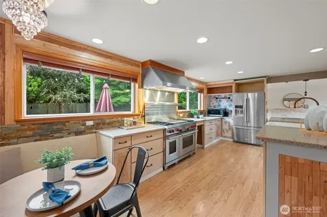 816 151st Place SW Lynnwood WA 98087
