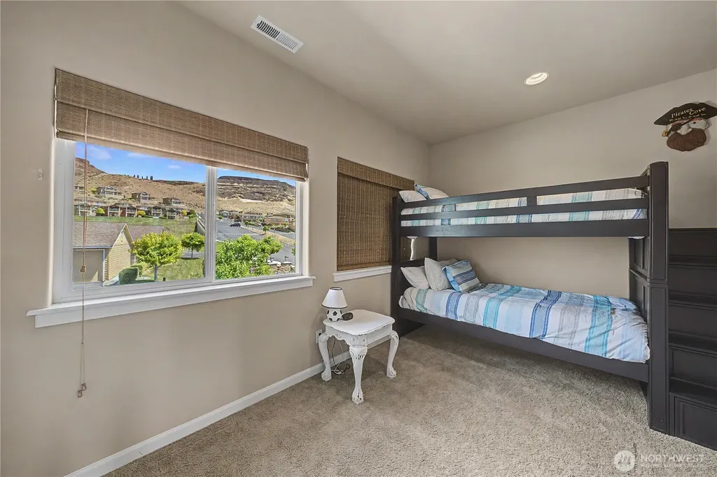 23518 Sunserra Loop NW Quincy WA 98848