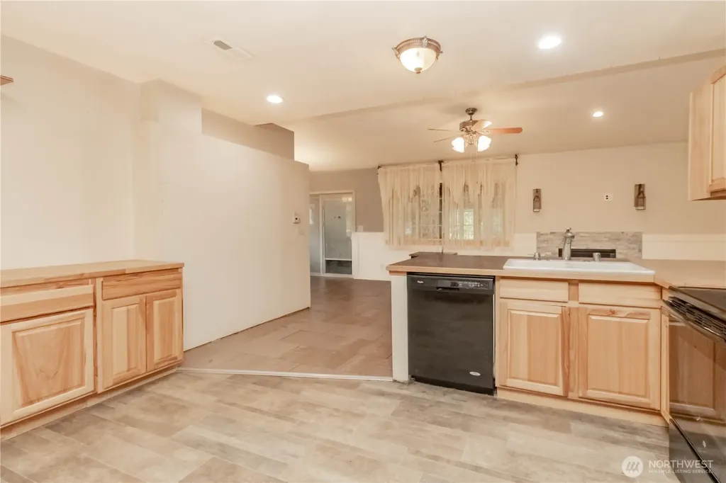 10210 Villa Lane SW Lakewood WA 98499
