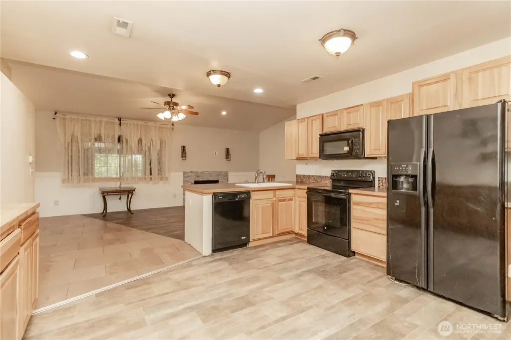 10210 Villa Lane SW Lakewood WA 98499