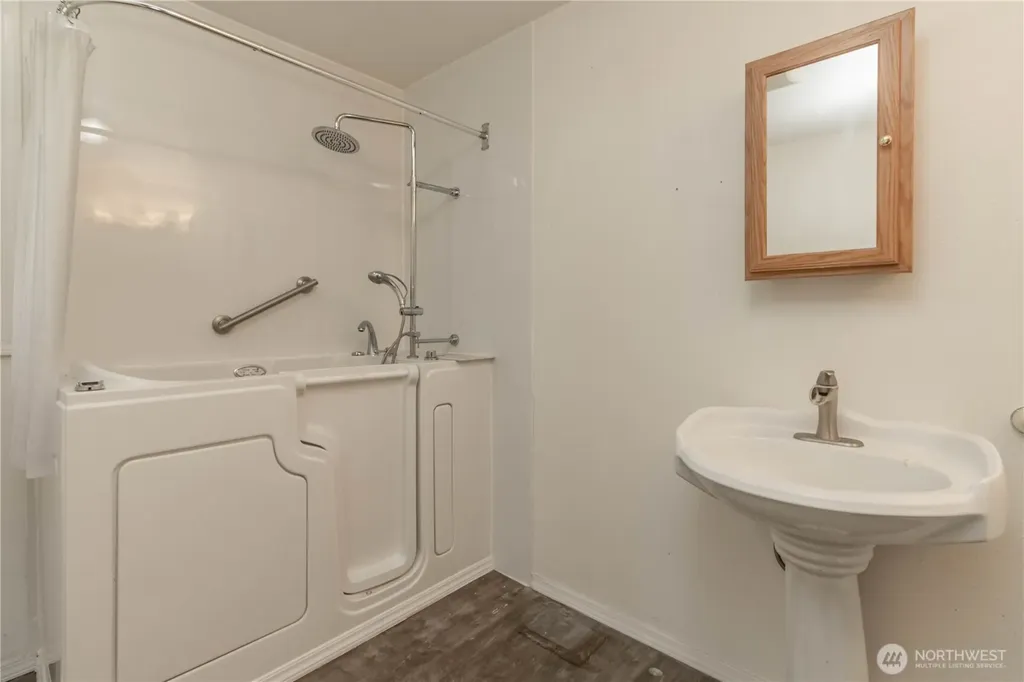 10210 Villa Lane SW Lakewood WA 98499