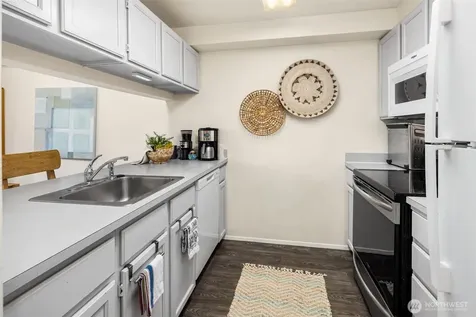 15721 44th Avenue W Lynnwood WA 98087