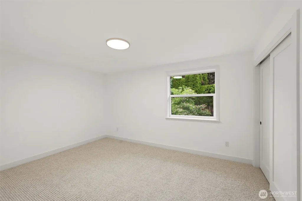 57 Chapman Loop Steilacoom WA 98388