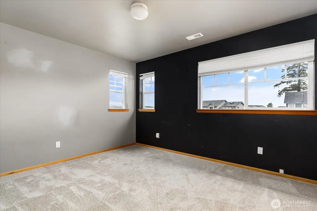 1958 SW Rock Rose Drive Oak Harbor WA 98277