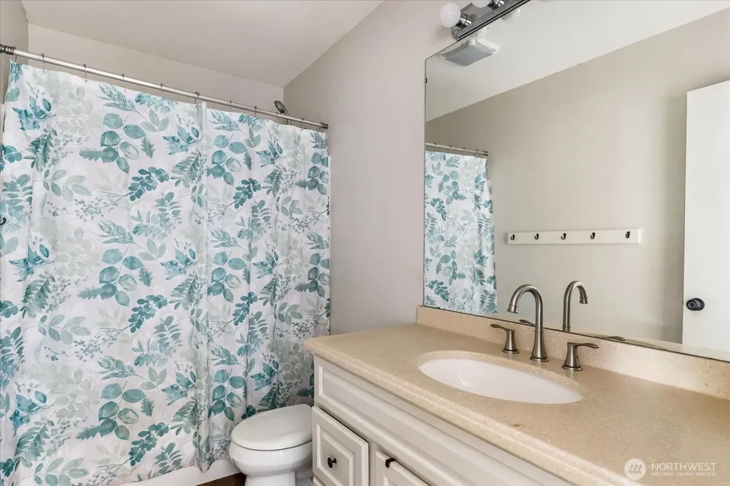 1958 SW Rock Rose Drive Oak Harbor WA 98277