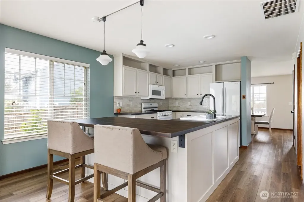 1958 SW Rock Rose Drive Oak Harbor WA 98277