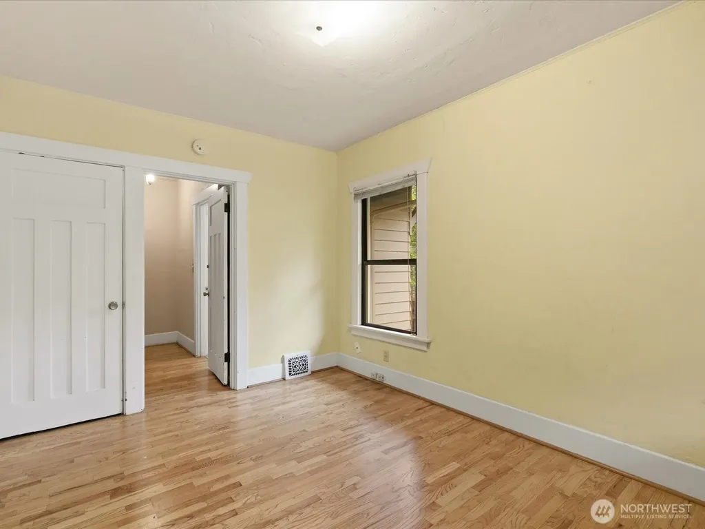 5821 3rd Avenue NW Seattle WA 98107