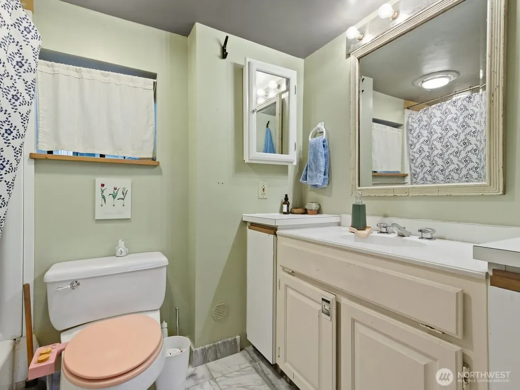 5821 3rd Avenue NW Seattle WA 98107