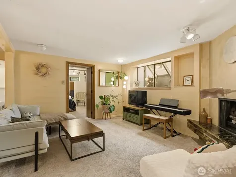 5821 3rd Avenue NW Seattle WA 98107