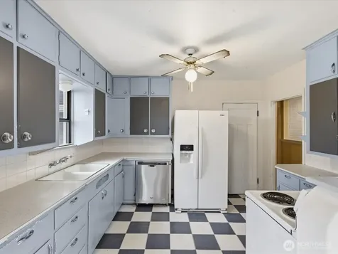 5821 3rd Avenue NW Seattle WA 98107