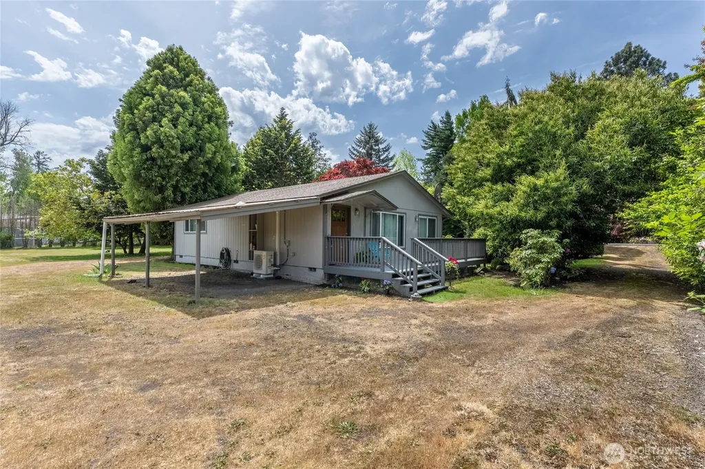 369 E Birnie Slough Road Cathlamet WA 98612