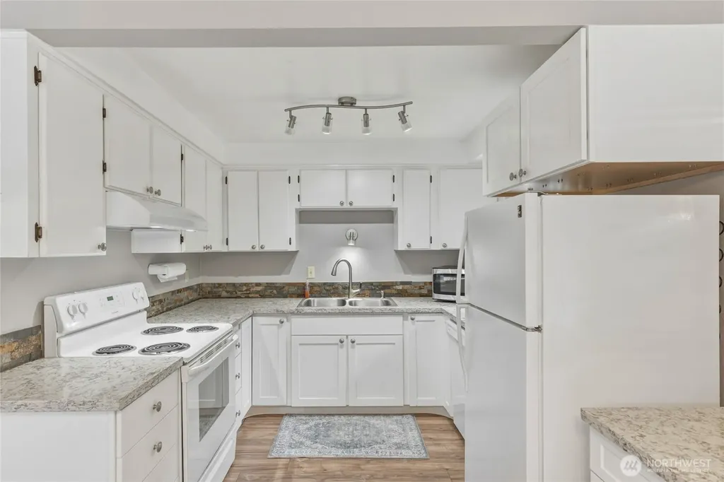 369 E Birnie Slough Road Cathlamet WA 98612