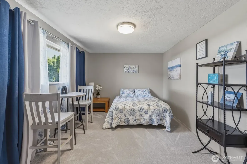 369 E Birnie Slough Road Cathlamet WA 98612