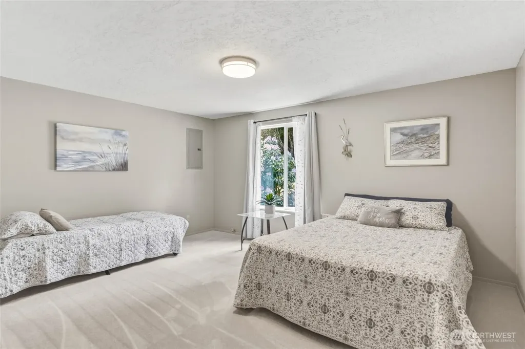 369 E Birnie Slough Road Cathlamet WA 98612