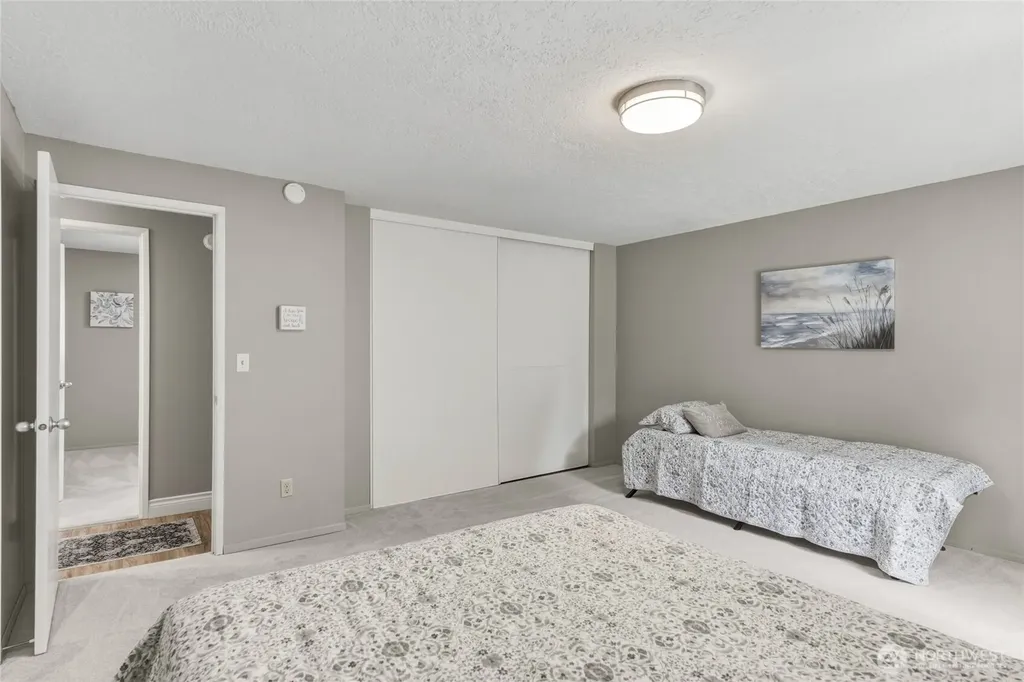369 E Birnie Slough Road Cathlamet WA 98612