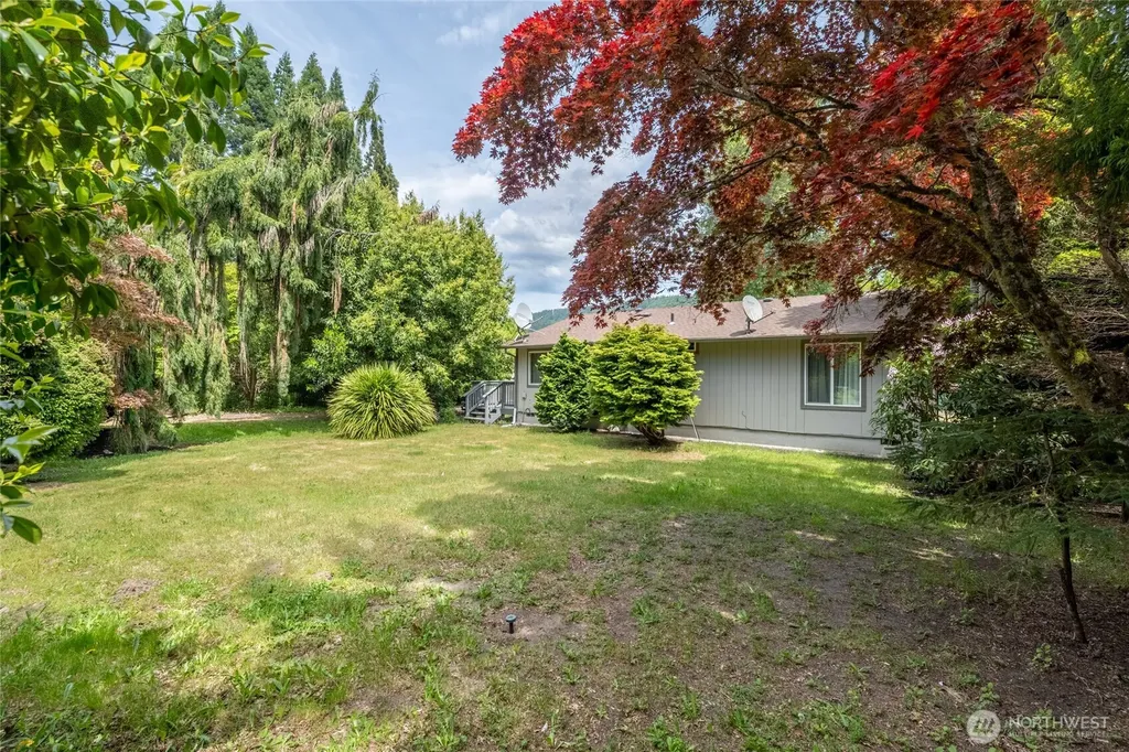 369 E Birnie Slough Road Cathlamet WA 98612