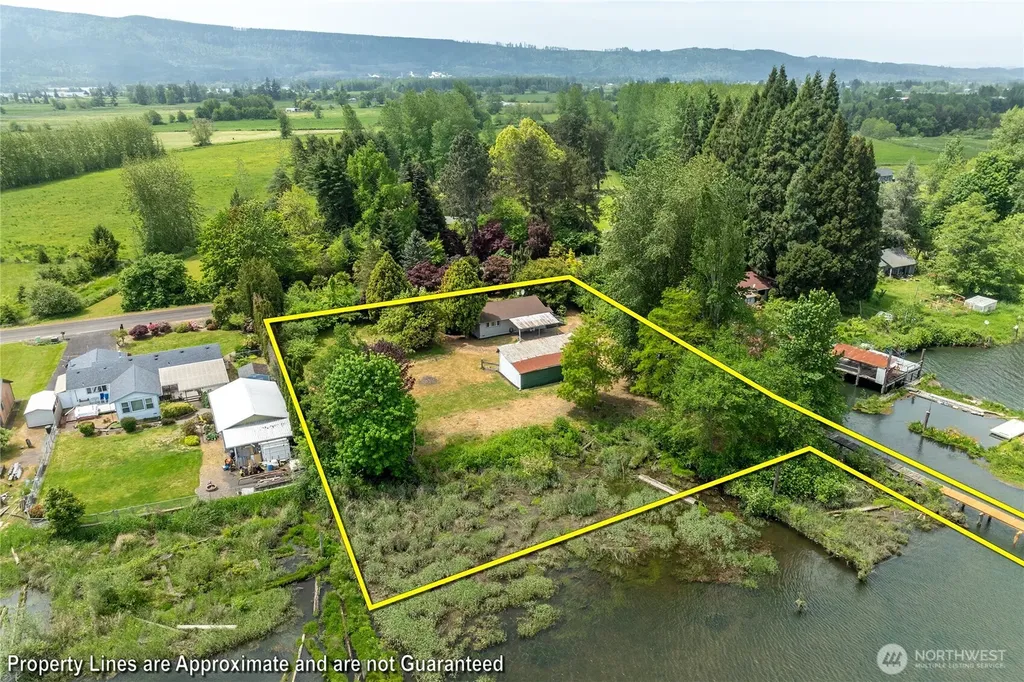 369 E Birnie Slough Road Cathlamet WA 98612