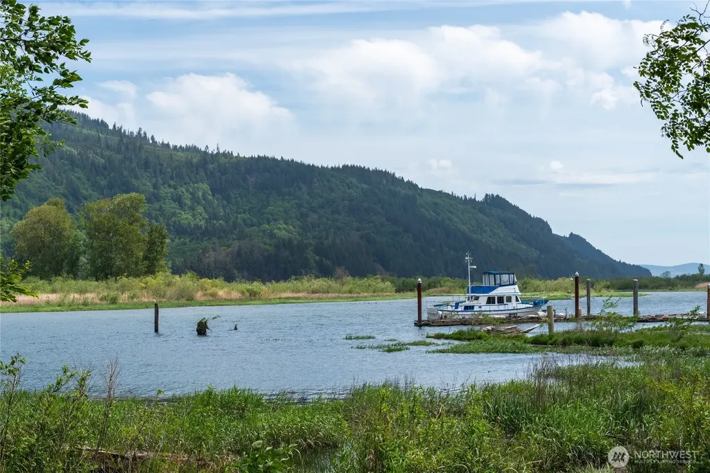 369 E Birnie Slough Road Cathlamet WA 98612