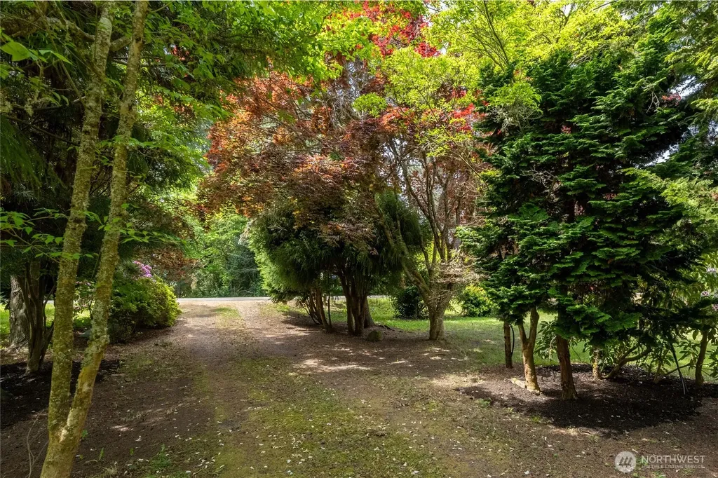 369 E Birnie Slough Road Cathlamet WA 98612