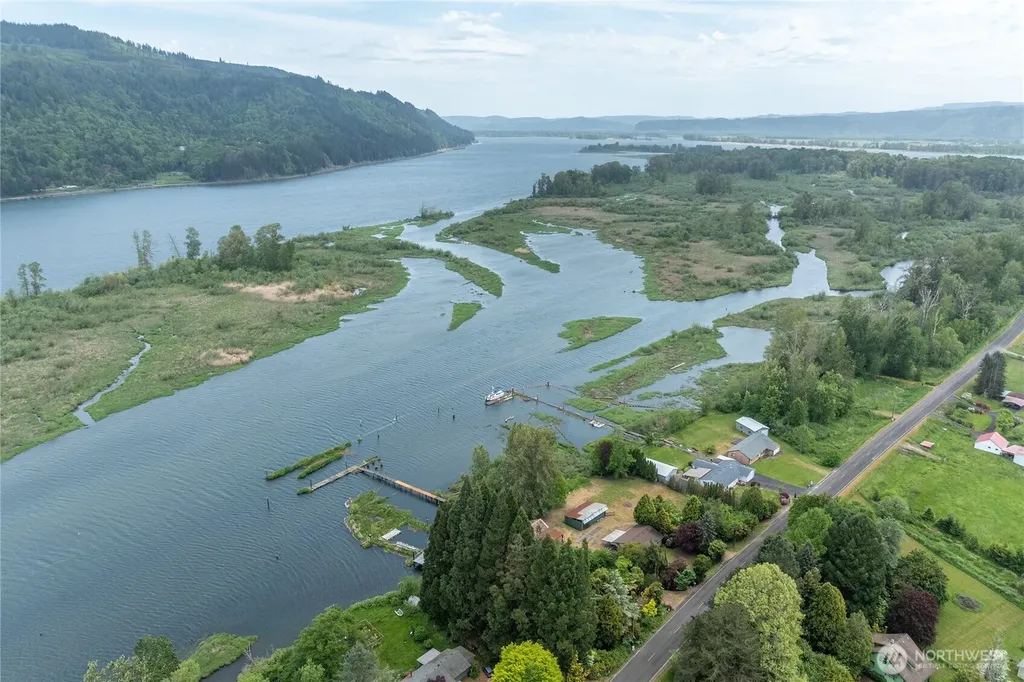 369 E Birnie Slough Road Cathlamet WA 98612
