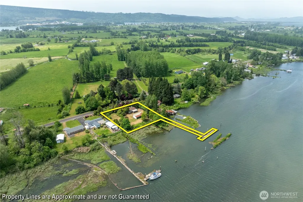 369 E Birnie Slough Road Cathlamet WA 98612