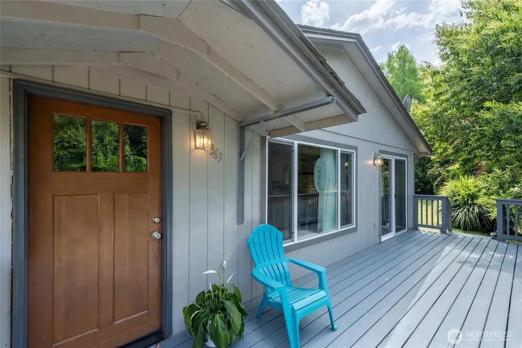 369 E Birnie Slough Road Cathlamet WA 98612