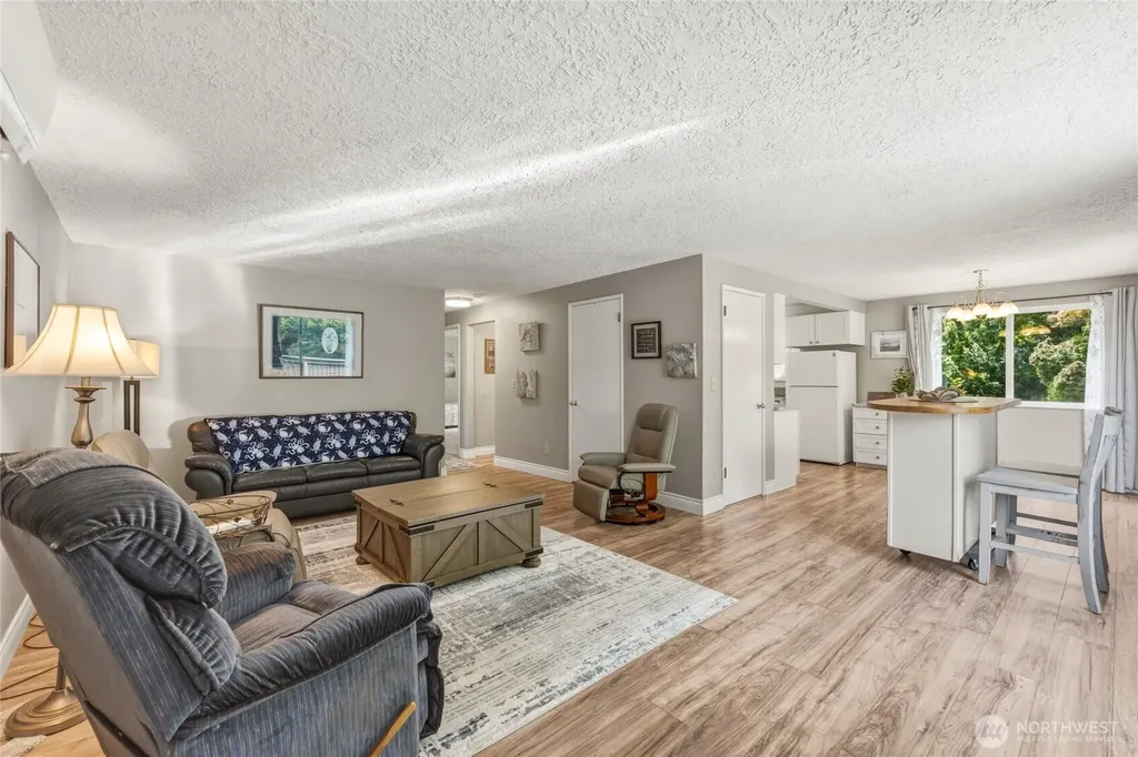 369 E Birnie Slough Road Cathlamet WA 98612
