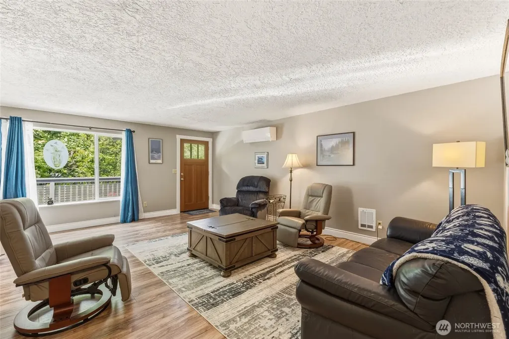 369 E Birnie Slough Road Cathlamet WA 98612