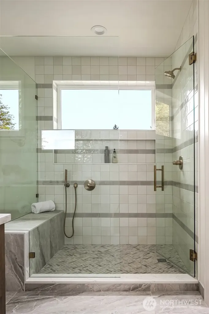 5111 107th Lane NE Kirkland WA 98033