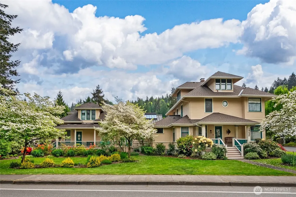 10425 E Riverside Drive Bothell WA 98011