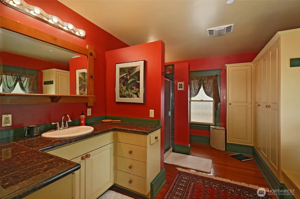 10425 E Riverside Drive Bothell WA 98011