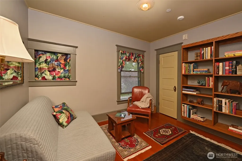 10425 E Riverside Drive Bothell WA 98011