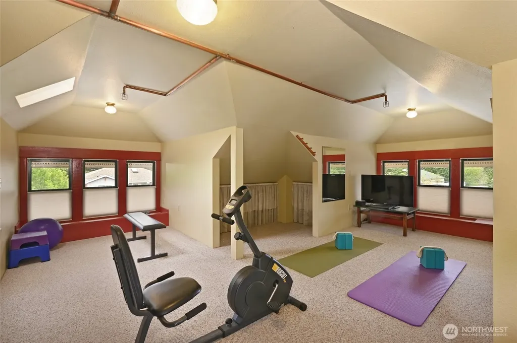 10425 E Riverside Drive Bothell WA 98011