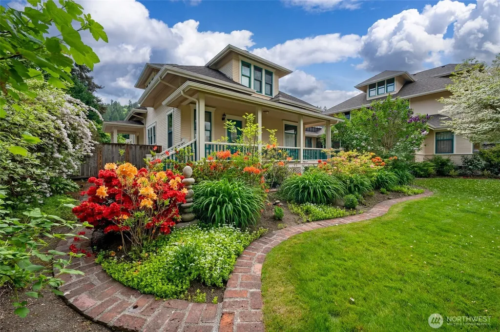 10425 E Riverside Drive Bothell WA 98011