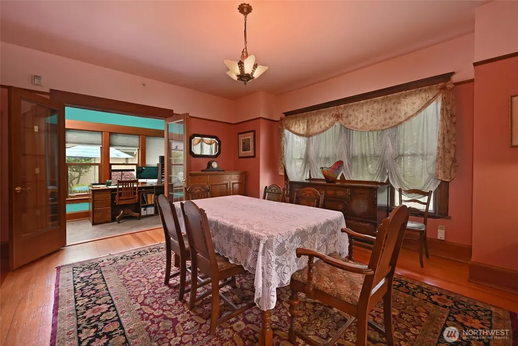 10425 E Riverside Drive Bothell WA 98011