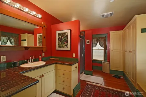 10425 E Riverside Drive Bothell WA 98011