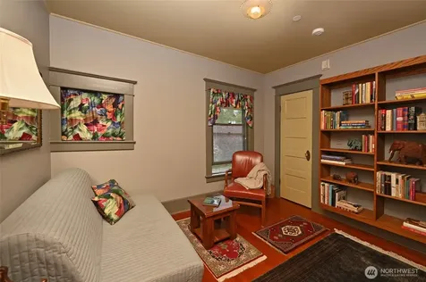 10425 E Riverside Drive Bothell WA 98011