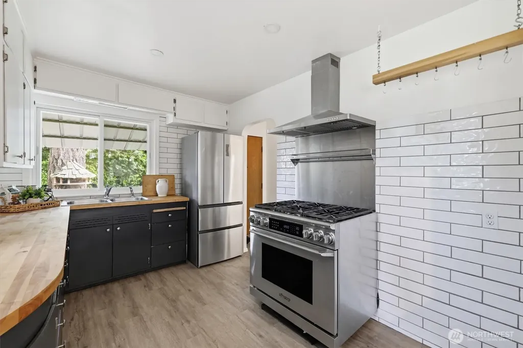 1027 S 124th Street Seattle WA 98168