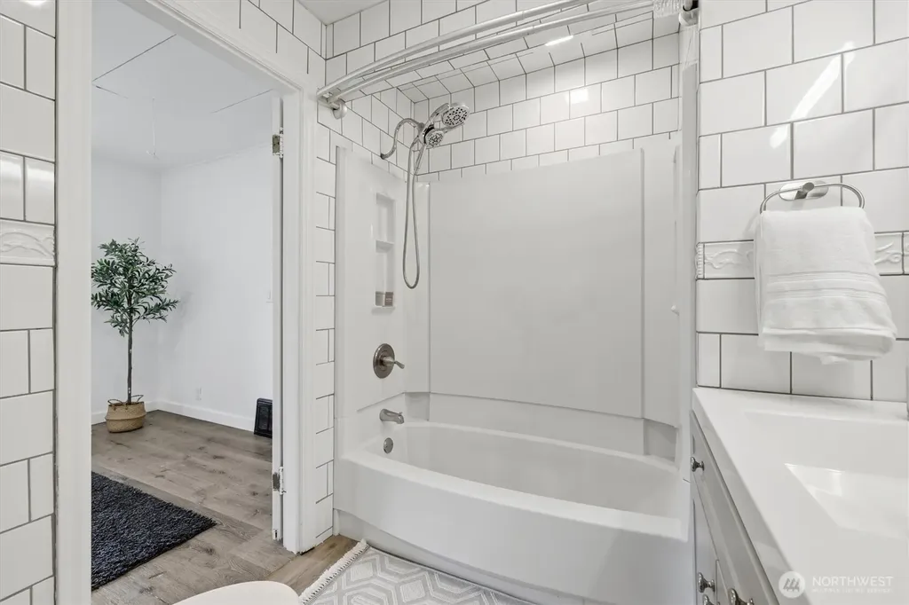 1027 S 124th Street Seattle WA 98168