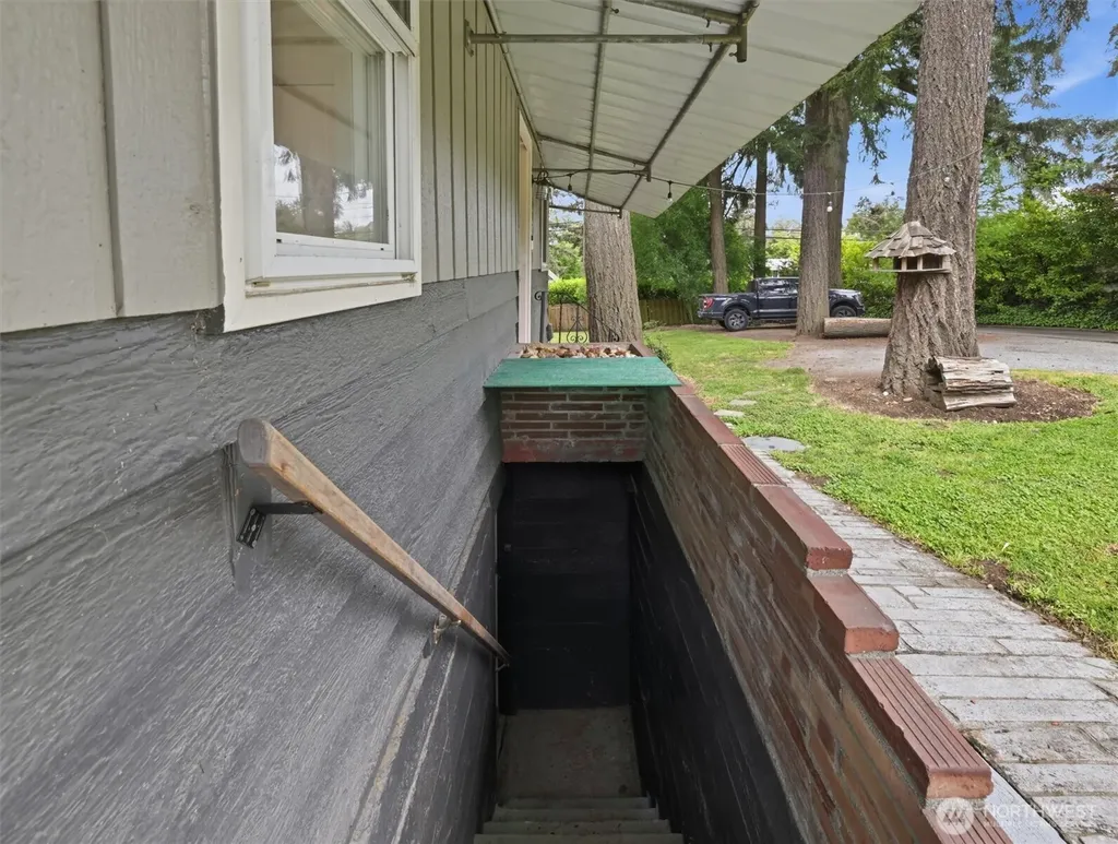 1027 S 124th Street Seattle WA 98168